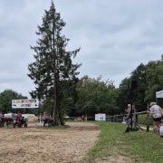Foto: Eselkutschen im Parcours vor Zuschauern beim Eseltreffen in Bad Honnef 2025.