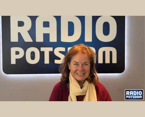 Foto: Christine Möller von den Eselfreunden im Havelland bei Radio Potsdam in der Sendung Heimathelden